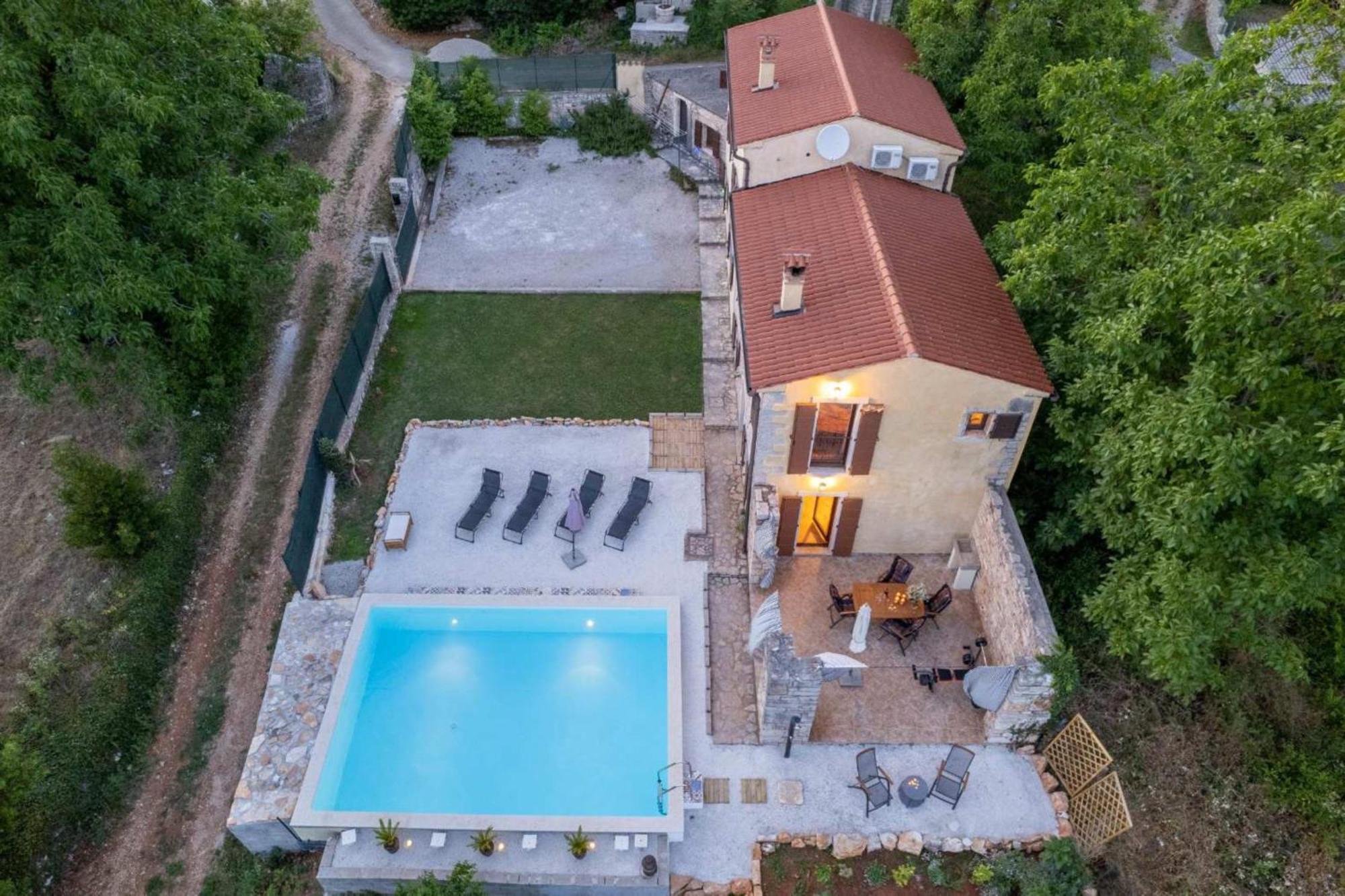 Villa House With Private Pool Ladybug Milotski Breg