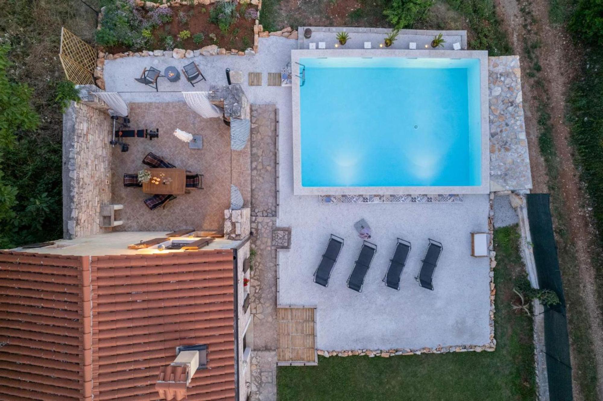 House With Private Pool Ladybug * Milotski Breg